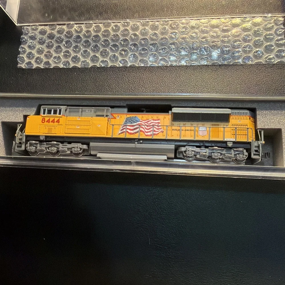 Kato N Scale 176-8404-DCC EMD SD70ACe Union Pacific Locomotive
